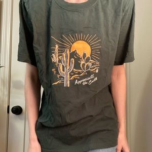 Appreciate the earth tee🌵